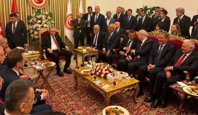 Cumhurbaşkanı Erdoğan’ın diğer parti liderleriyle görüşmesine Fatih Erbakan davet edilmedi